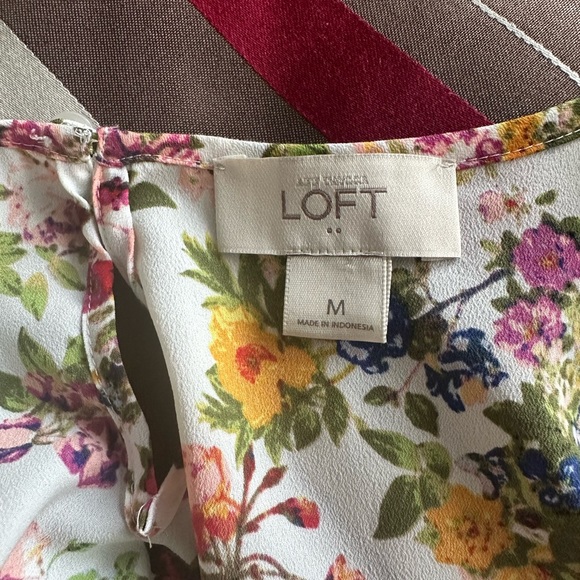 LOFT sleeveless blouse - Picture 4 of 4